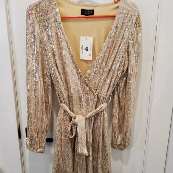 Gold sequince wrap dress - Picture 3 of 7